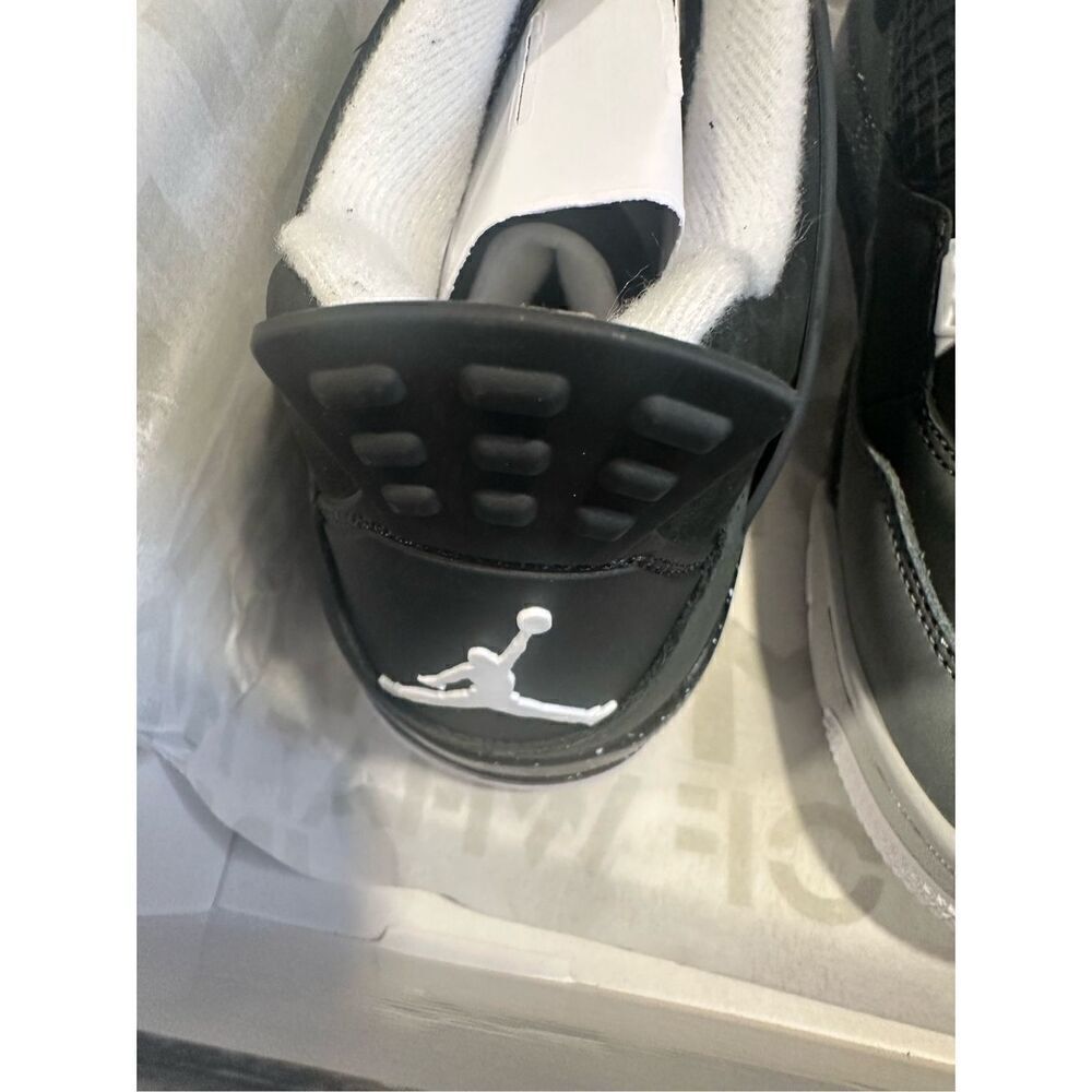 New- Air Jordan 4 Retro Black/White, size 9 - Picture 5 of 7